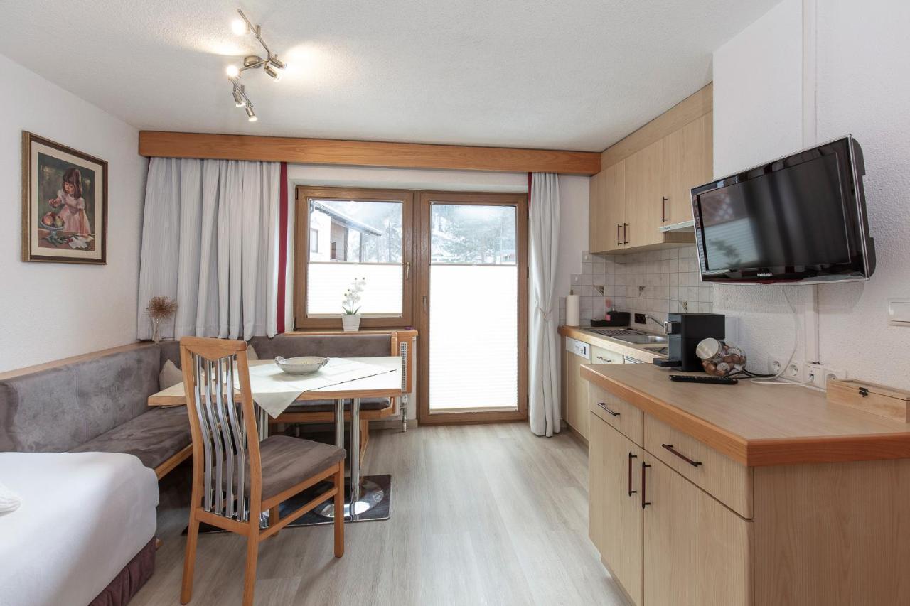 Appartement Rosengarten แลงเงนเฟลด์ ภายนอก รูปภาพ